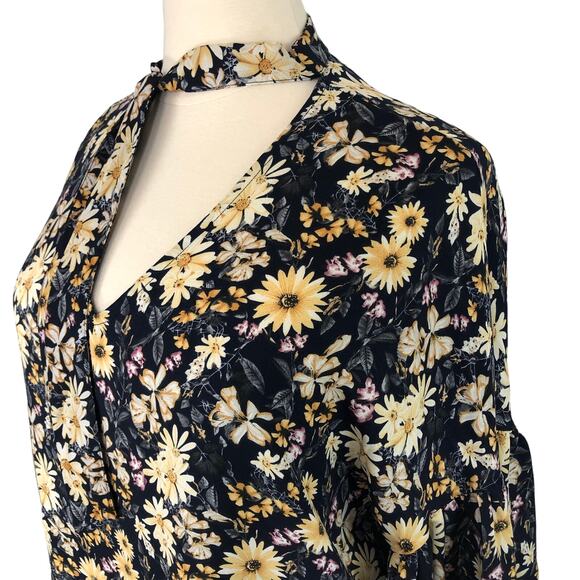 Suzanne Betro Chiffon Blouse V Neck Flounce Bell Sleeves Daisy Floral Size 3X - Picture 3 of 9